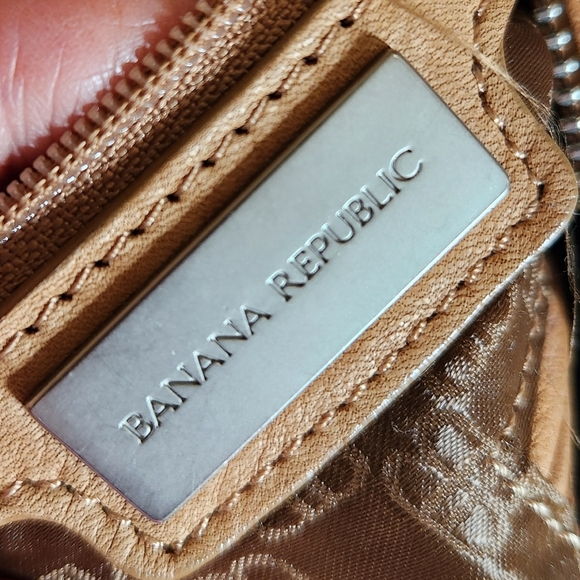 Vintage Banana Republic Hobo Bag with Soft Leather and Curved Handle - Picture 12 of 12